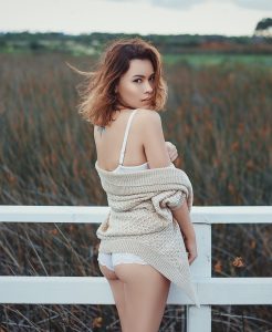 Jolie coquine du 28 se masturbe en direct